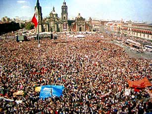 Marche Zapatiste du 12 mars 2001 Place du Zocalo Mexico